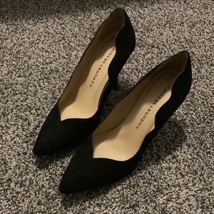 Black Pumps with scalloped edges